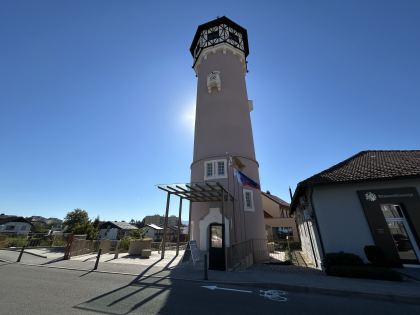 Zunanji totem ob Vodovodnem stolpu Brežice